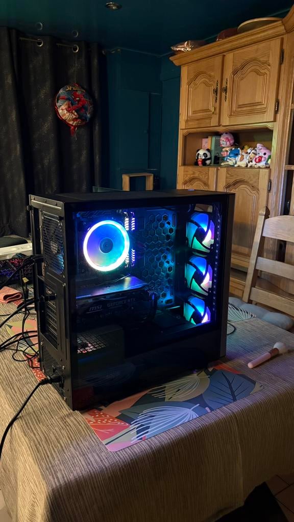 Tour de pc gaming et ecrant Samsung 144hz (prix discutable), Enlèvement, Comme neuf, Gaming