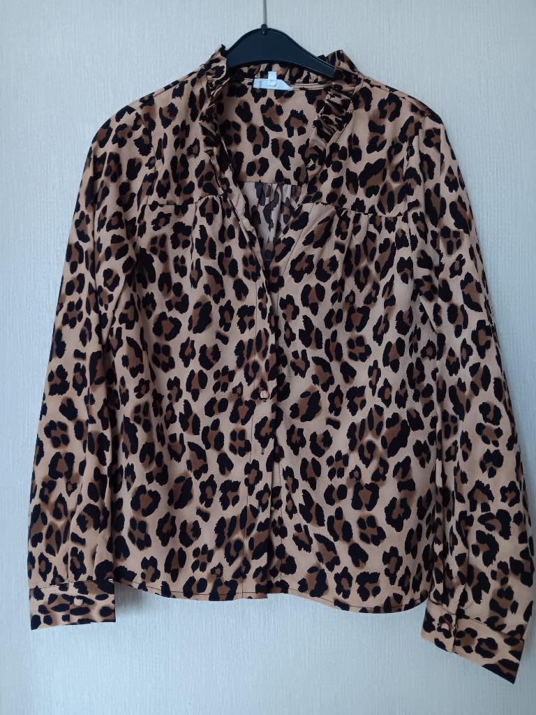 Bloesje in tijgerprint, Kleding | Dames, Maat 38/40 (M), Overige kleuren, Emma en Ella, Nieuw