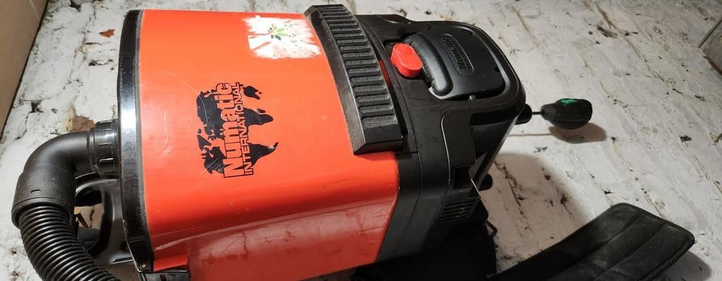 Numatic aspirateur dorsale, Enlèvement ou Envoi, Comme neuf, Aspirateur