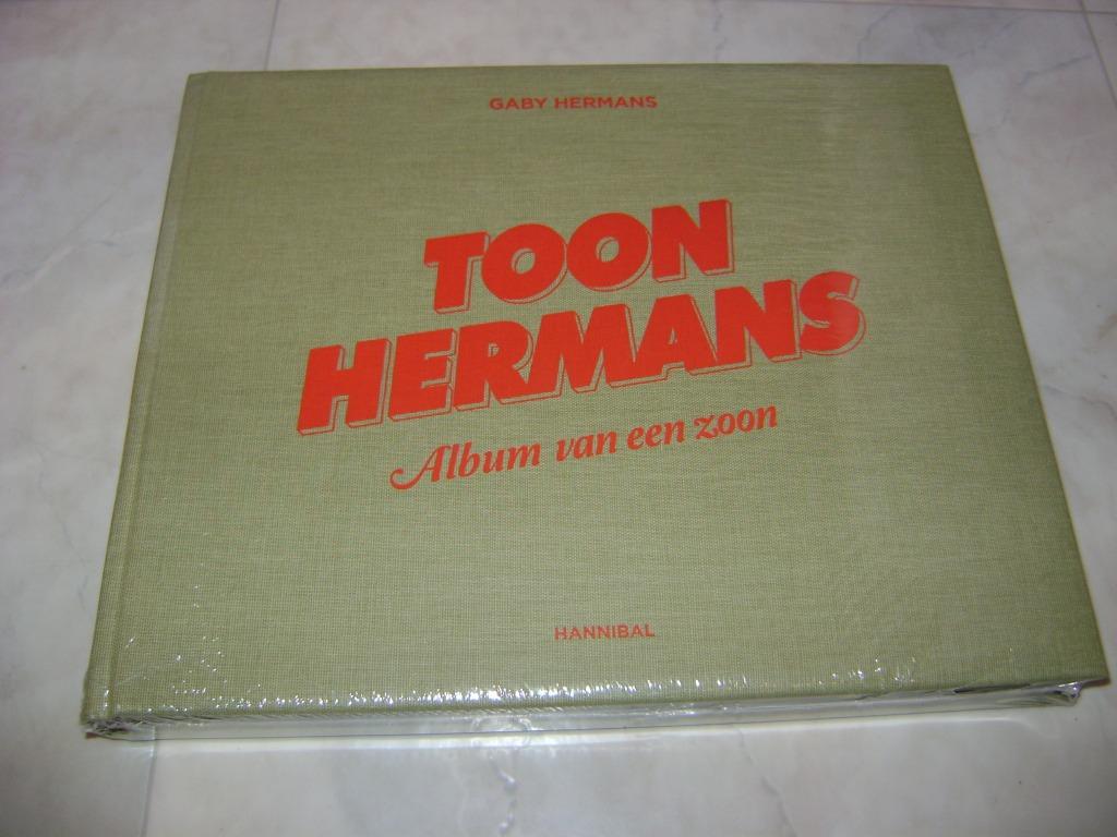 TOON HERMANS : album van een zoon (autobiografie) --- Nieuw, Boeken, Ophalen of Verzenden, Nieuw