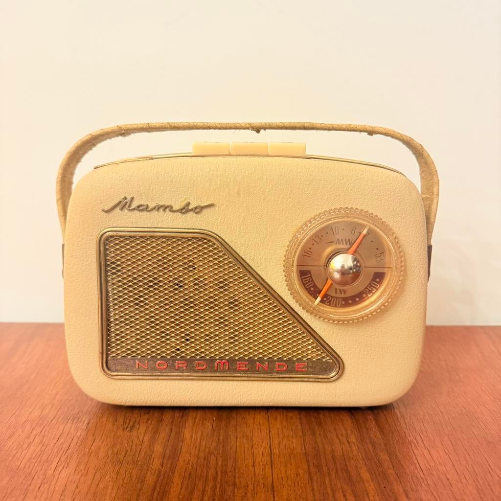 RADIO TRANSISTOR VINTAGE NORDMENDE MAMBO 1958 RARE, Antiquités & Art, Antiquités | TV & Hi-Fi, Envoi