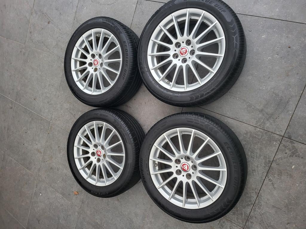 Originele.jaguar xe 17 inch velgen met nieuwe banden, Auto-onderdelen, Banden en Velgen, Band(en), 17 inch, 205 mm, Personenwagen