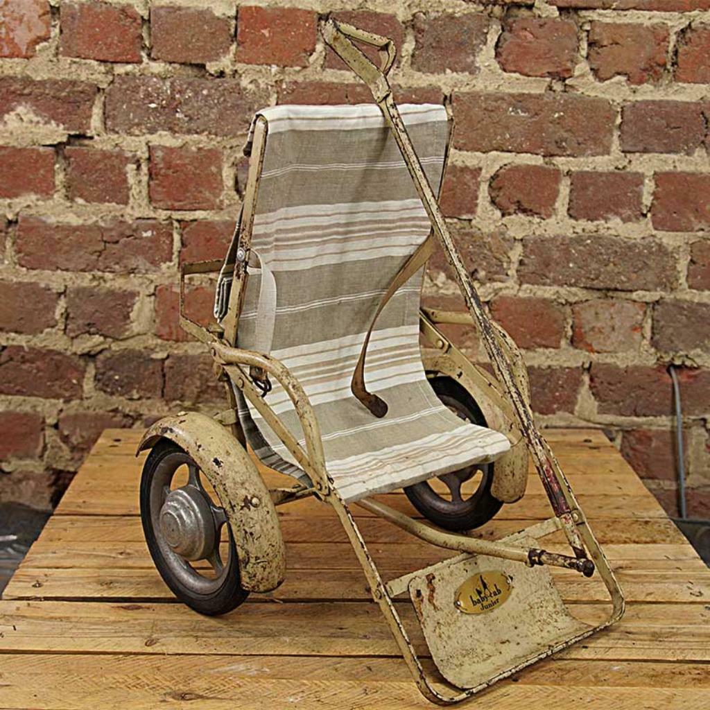 Antieke kinderwagen 2019138, Enlèvement