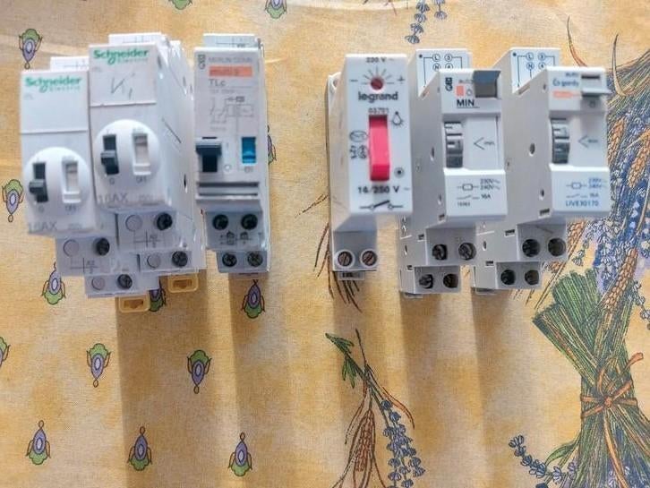 Impulsrelais, trappenhuisautomaat, Ophalen of Verzenden, Gebruikt