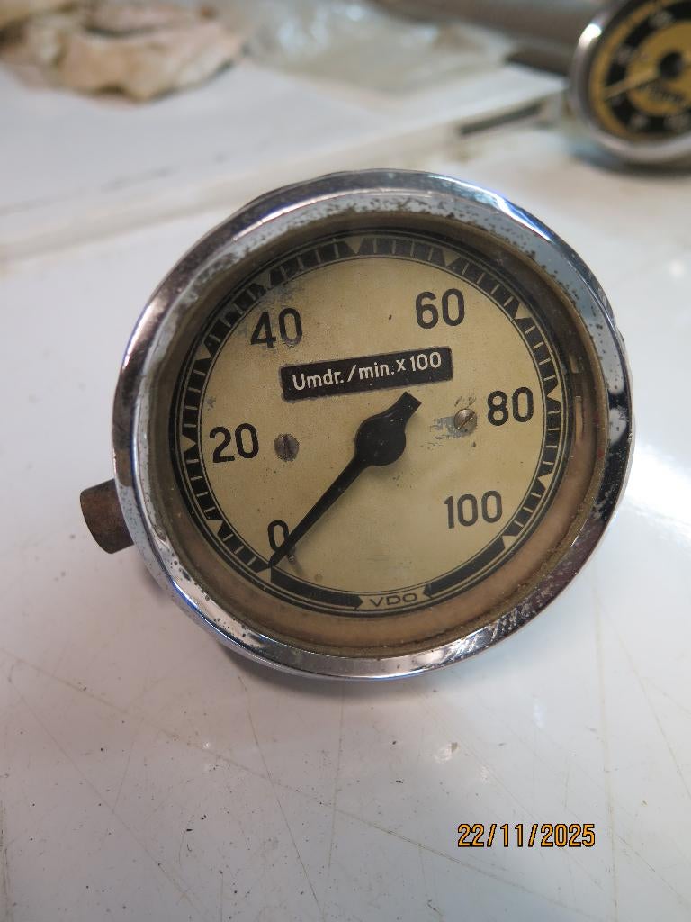 MOTO OLDTIMER VDO TOERENTALMETER, Motoren, Onderdelen | Oldtimers, Verzenden