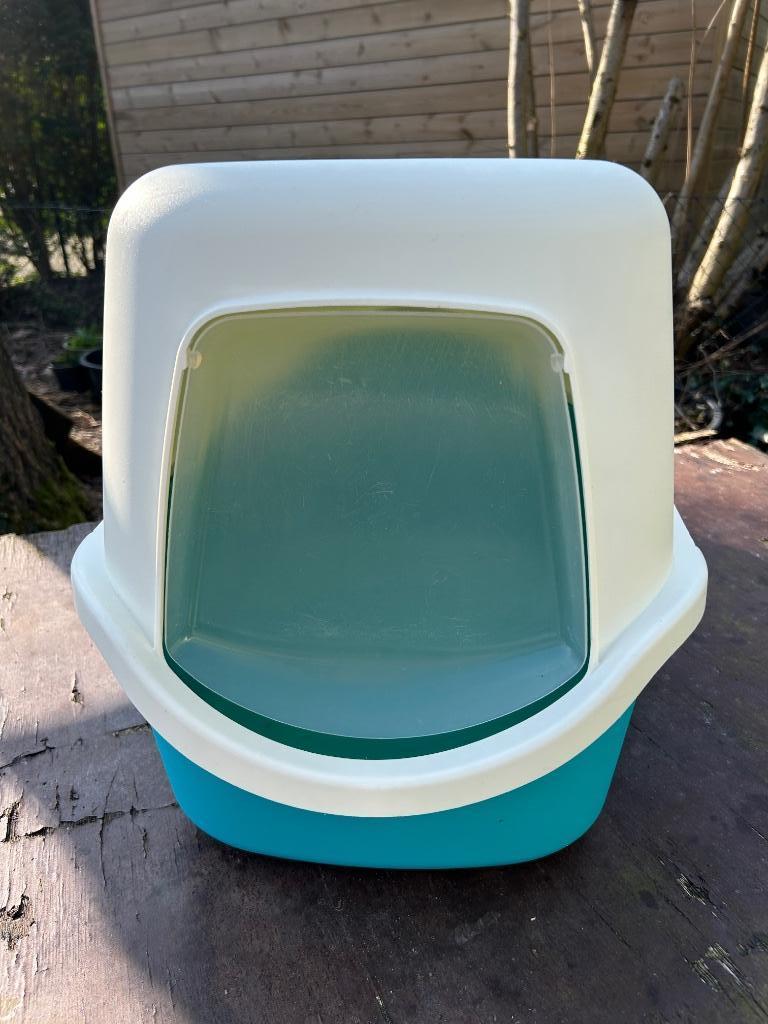 Kattenbak helderblauw gesloten, Ophalen, Gebruikt, Gesloten