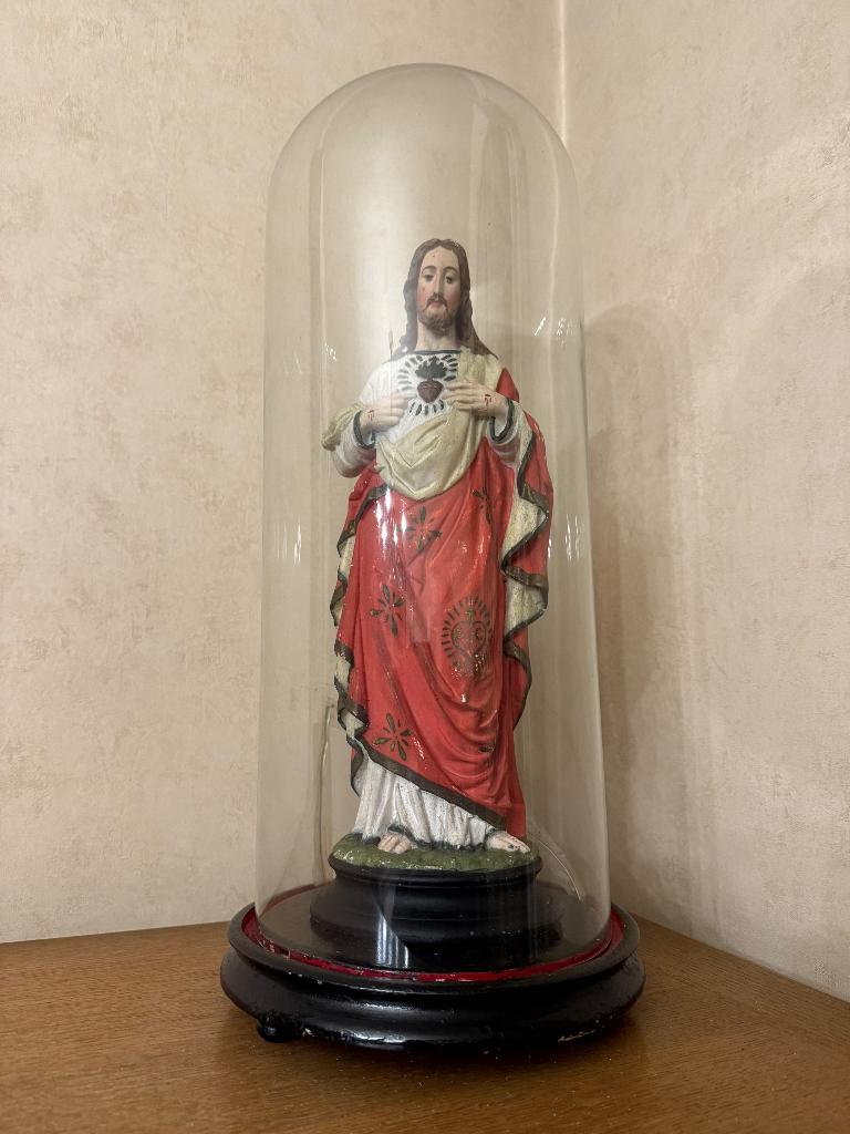 Jezus Christus met Heilig Hart beeld met stolp, Antiek en Kunst, Ophalen