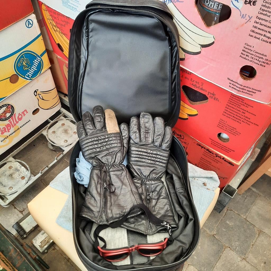 Motobag avec lunettes de soleil et gants en cuir., Enlèvement ou Envoi, Comme neuf