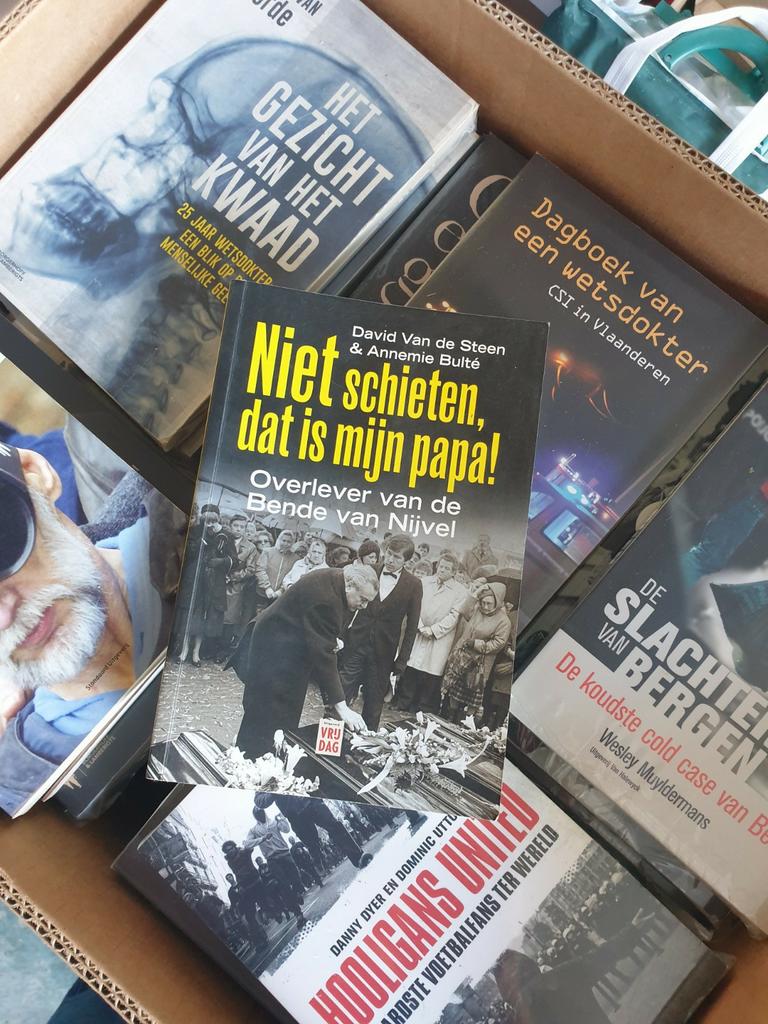 Annemie Bulté - Niet schieten, dat is mijn papa!, Boeken, Ophalen of Verzenden, Zo goed als nieuw, Annemie Bulté