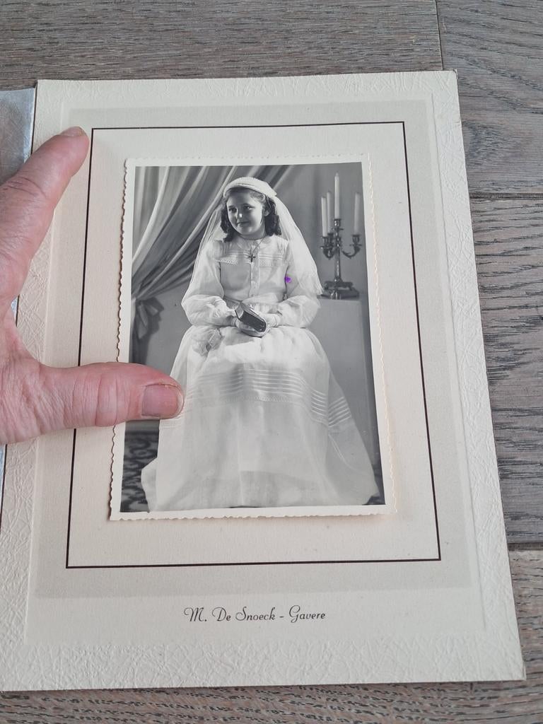 Oude communiefoto meisje genomen te Gavere, Verzamelen, Bidprentjes en Rouwkaarten, Ophalen of Verzenden