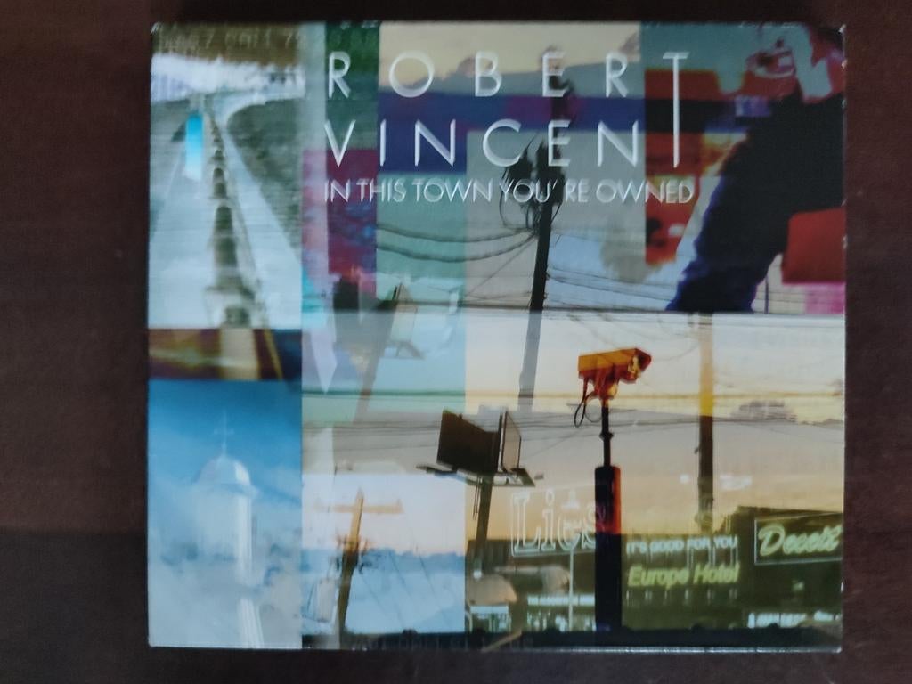 CS : ROBERT VINCENT - IN THIS TOWN YOU'RE OWNED, Ophalen of Verzenden