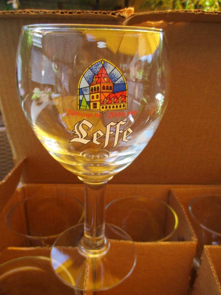 6 Leffe glazen 25cl Nieuw, Verzamelen, Ophalen, Nieuw, Bierglas