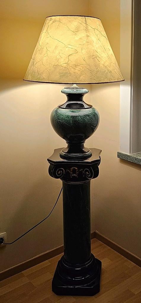 Porselein lamp met staander, Ophalen, Zo goed als nieuw