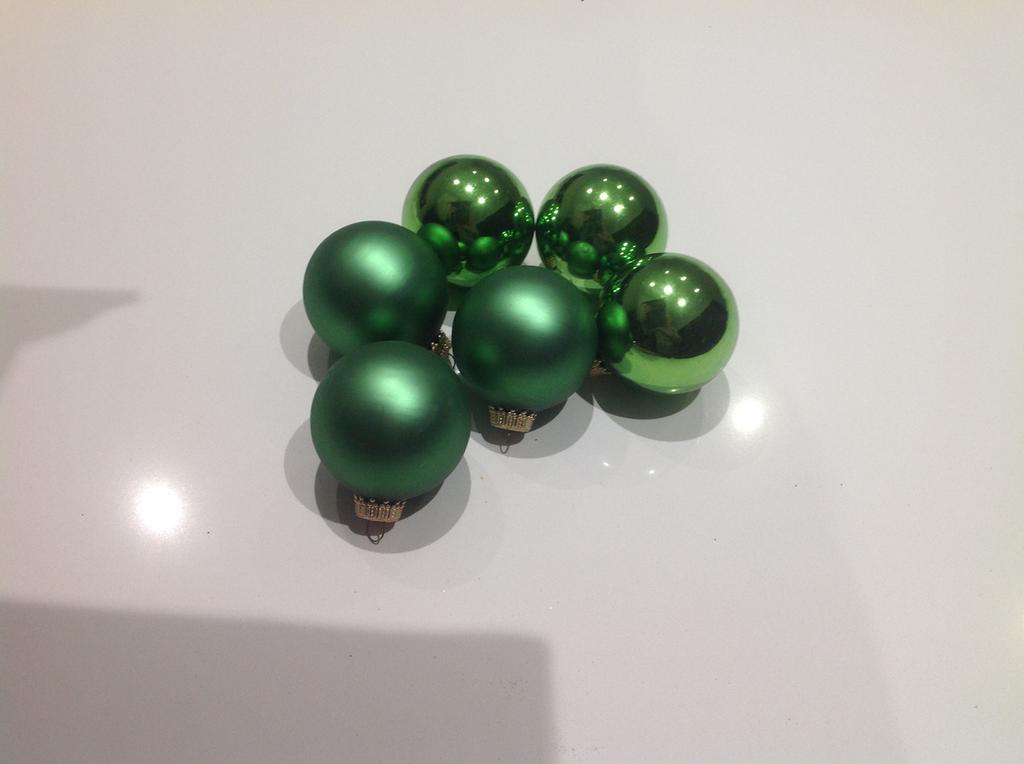 6 glazen groene kerstballen, Diversen, Ophalen of Verzenden, Zo goed als nieuw