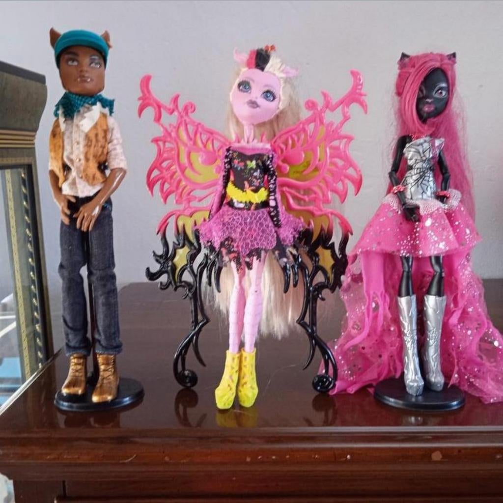 35 Monster high basics en accessoires, Enlèvement ou Envoi, Comme neuf
