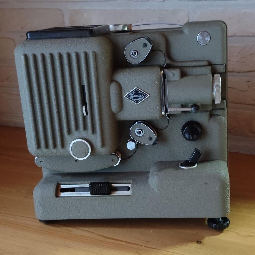 8 mm Stommelfilmprojector Eumig P8-Serie, Verzamelen, Foto-apparatuur en Filmapparatuur, Ophalen, Projector