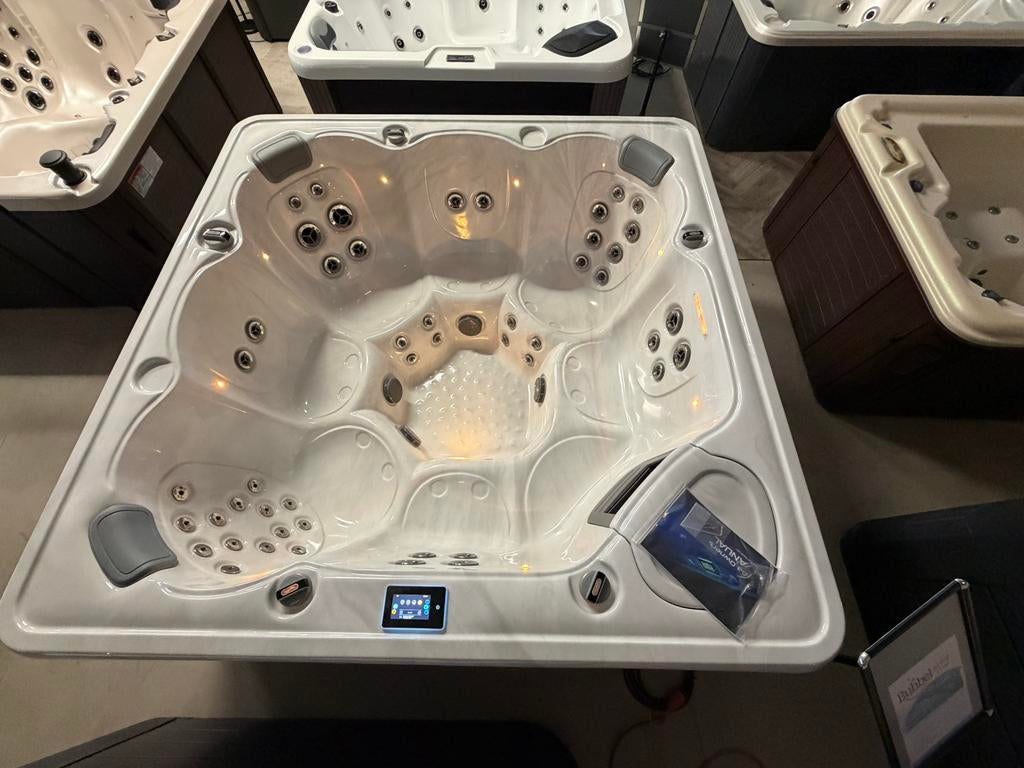 Modèle Jacuzzi Riptide Show EN VENTE !, Enlèvement, Comme neuf