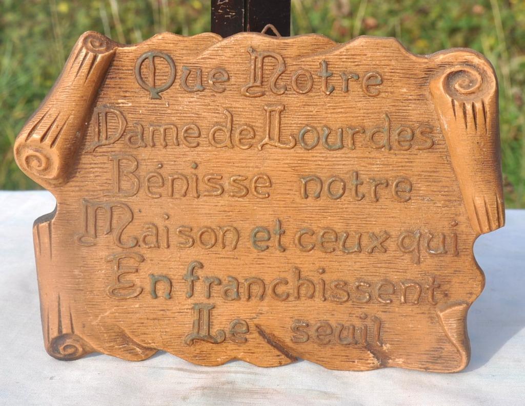 plaque mural décorative texte lourdes imitation bois, Ophalen of Verzenden, Gebruikt