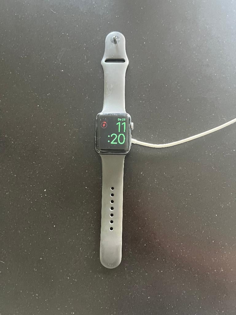 Apple Watch 3 grijs 42mm, Gebruikt, Apple Watch, IOS, Ophalen of Verzenden