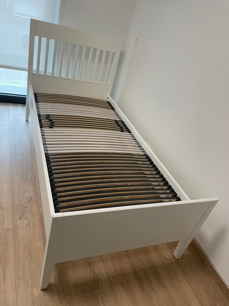 50 % ! Lit 90x200 avec sommier à lattes en parfait état, 90 cm, Enlèvement, Une personne, Comme neuf