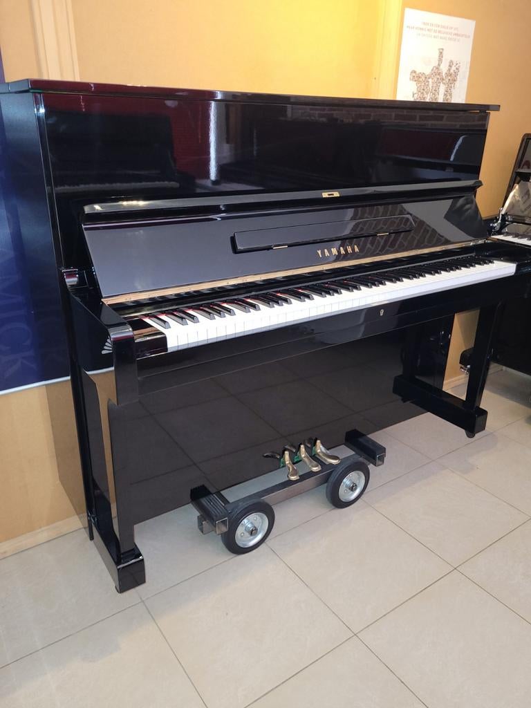 Piano Yamaha U1, huurprijs met koopoptie en huuraftrek, Musique & Instruments, Pianos, Enlèvement, Utilisé, Piano