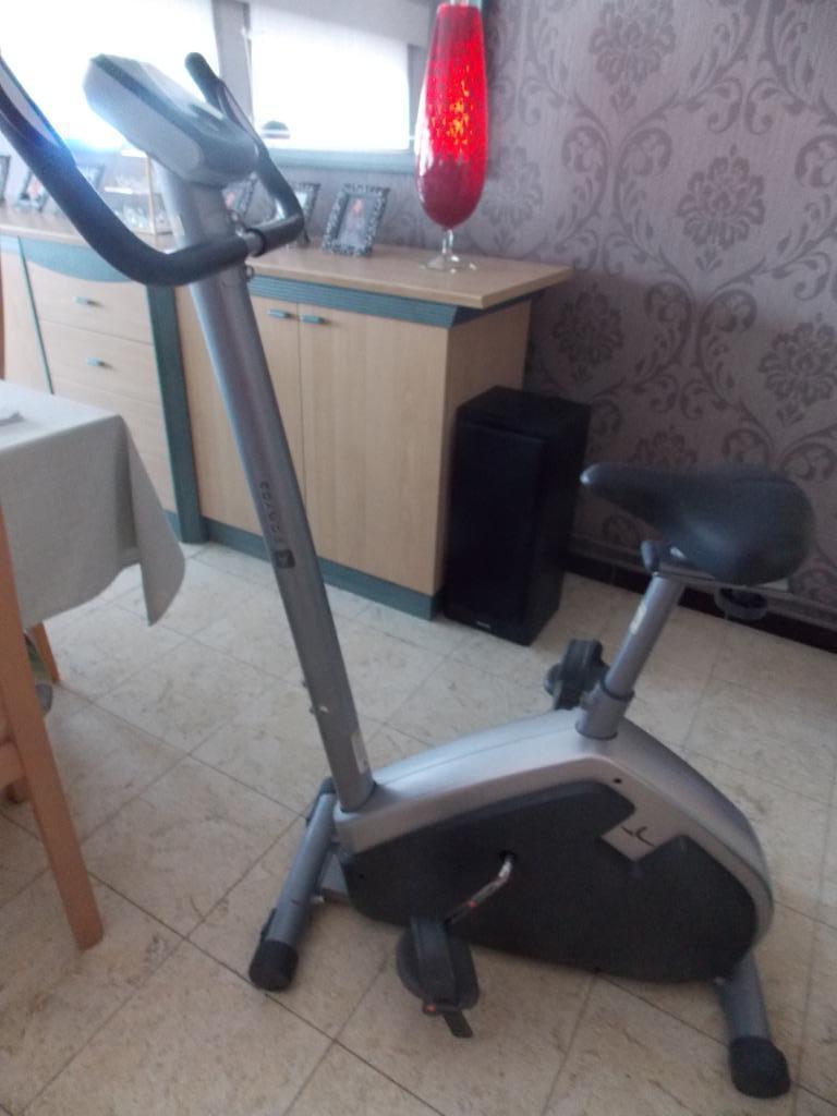Hometrainer Domyos, Enlèvement, Comme neuf, Autres matériaux, Vélo d'appartement