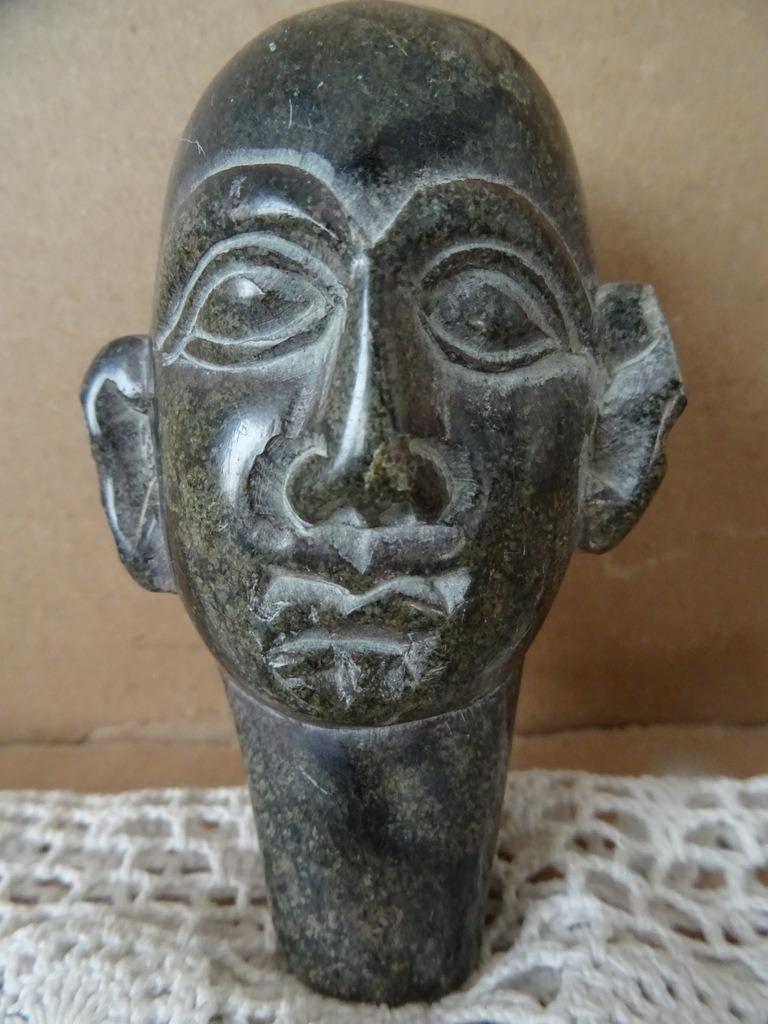 Mythologisch stenen beeld beeldje kop 8cm Precolumbiaans ?, Antiek en Kunst, Ophalen of Verzenden