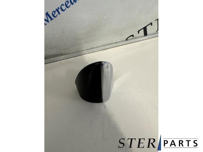 Poignée portière 4portes avant droite d'un Mercedes E-Klas, Enlèvement ou Envoi, 3 mois de garantie, Utilisé, Mercedes-Benz