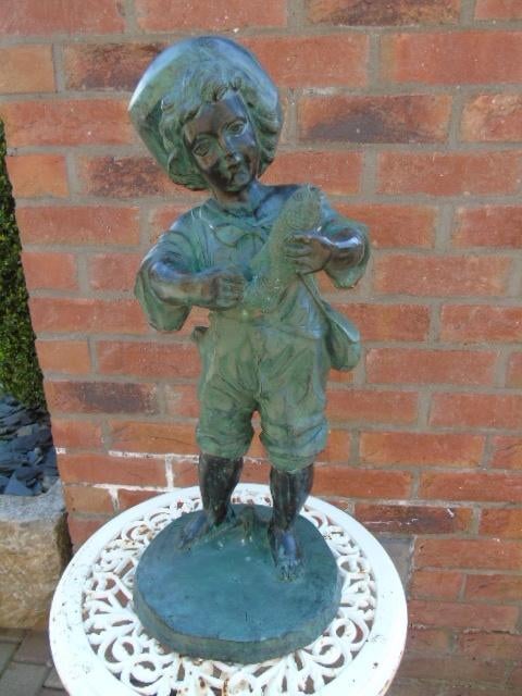 personnage avec un poisson en bronze , jet d eau, Jardin & Terrasse, Pièces d'eau & Fontaines, Enlèvement ou Envoi, Neuf, Autres matériaux