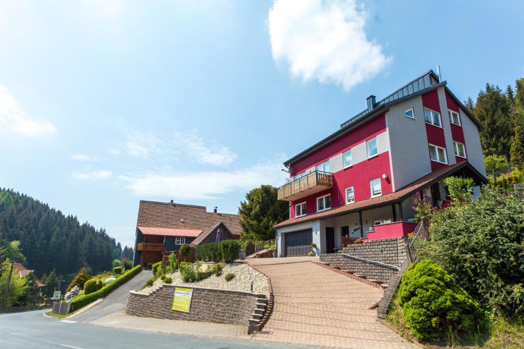 VIVRE MAGNIFIQUEMENT ET LOUER À GRANDE ÉCHELLE, Allemagne, Village, Masserberg OT Heubach, 360 m²