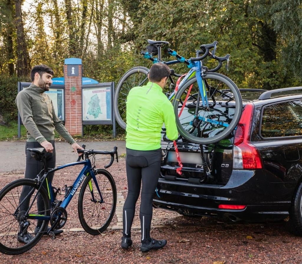 Location de porte-vélos hayon 320 2-3 vélos, Autos : Divers, Porte-vélos, Comme neuf
