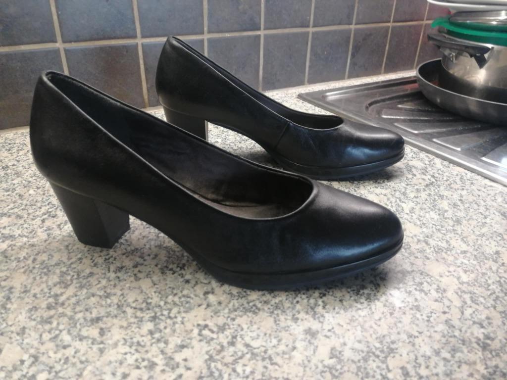 schoenen zwart merk jana – maat 7 H = 40 – 1x gedragen, Pumps, Zwart, Ophalen of Verzenden, Zo goed als nieuw
