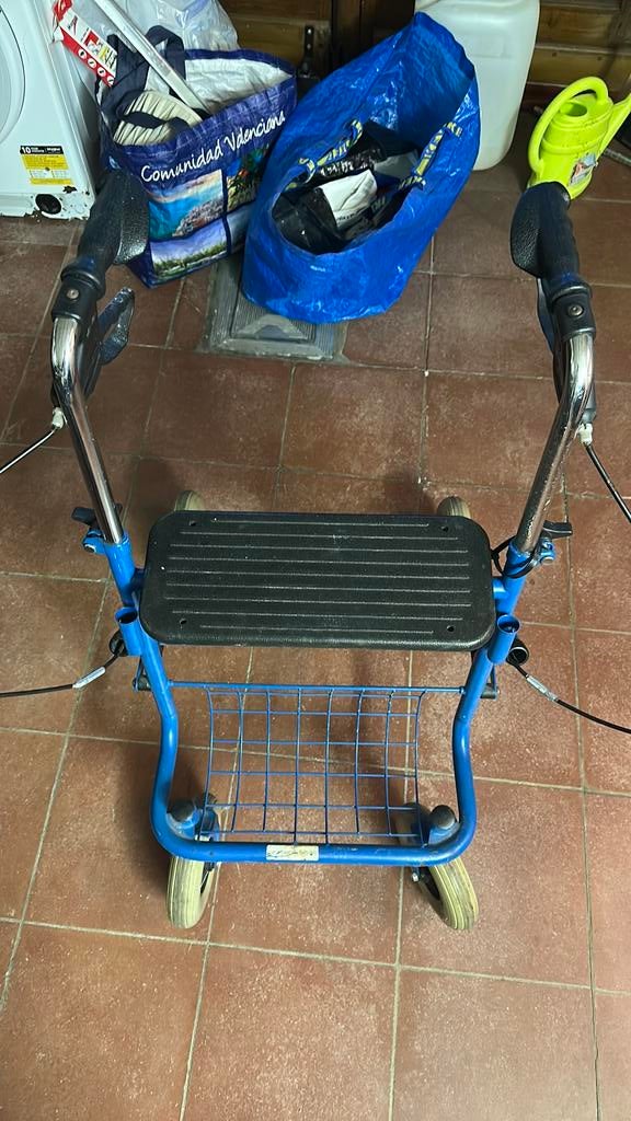 20e opvouwbare rollator met vier wielen, Ophalen, Opvouwbaar, Zo goed als nieuw