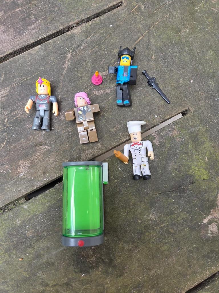 Ensemble de 4 figurines Roblox, Enlèvement ou Envoi, Comme neuf
