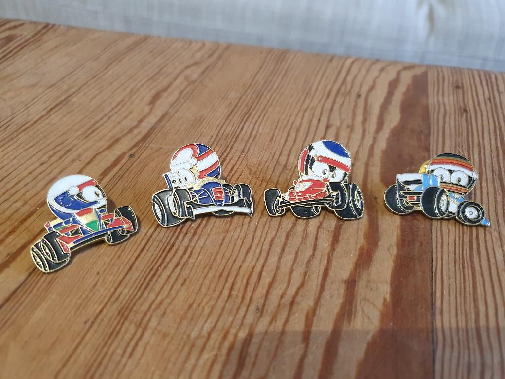 4 Pins F1 Formula One Ornicar  Clovis caricature Prost, Enlèvement ou Envoi, Utilisé, Sport, Insigne ou Pin's