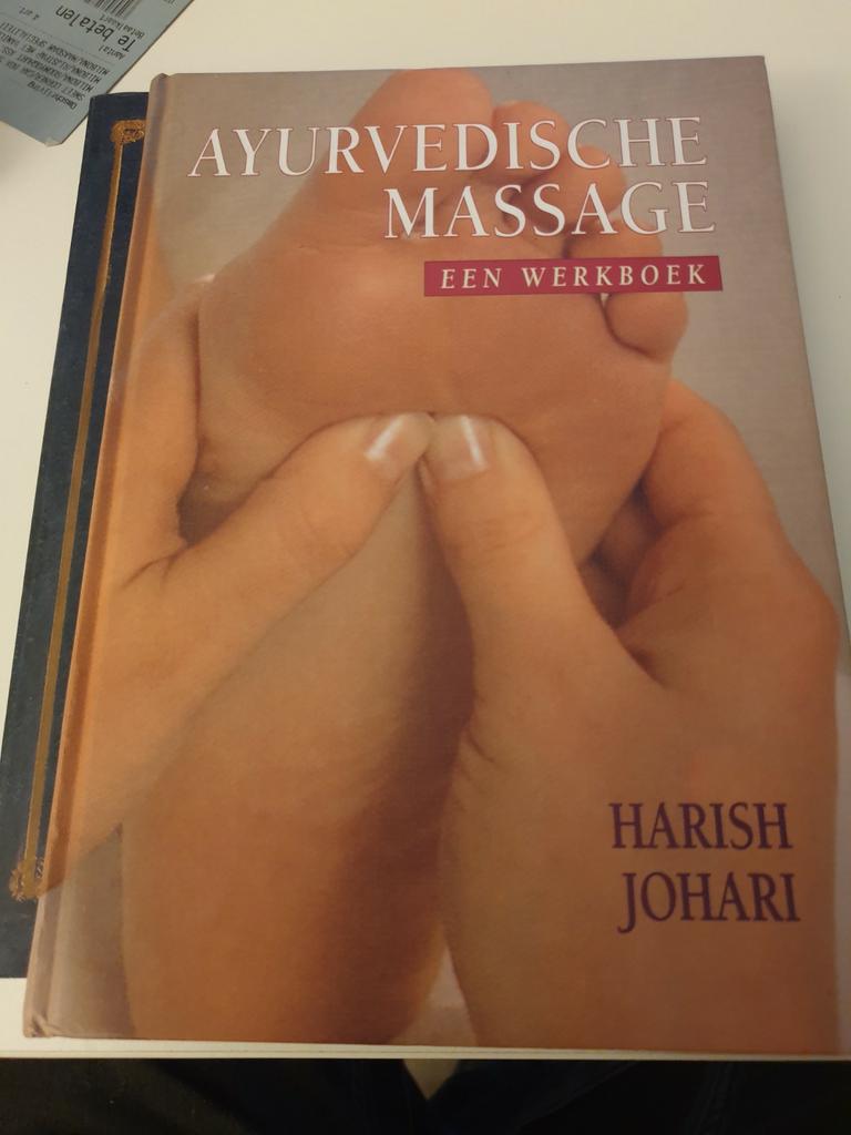 Harish Johari - Ayurvedische massage. EEN WERKBOEK HC, Ophalen of Verzenden, Zo goed als nieuw, H. Johari