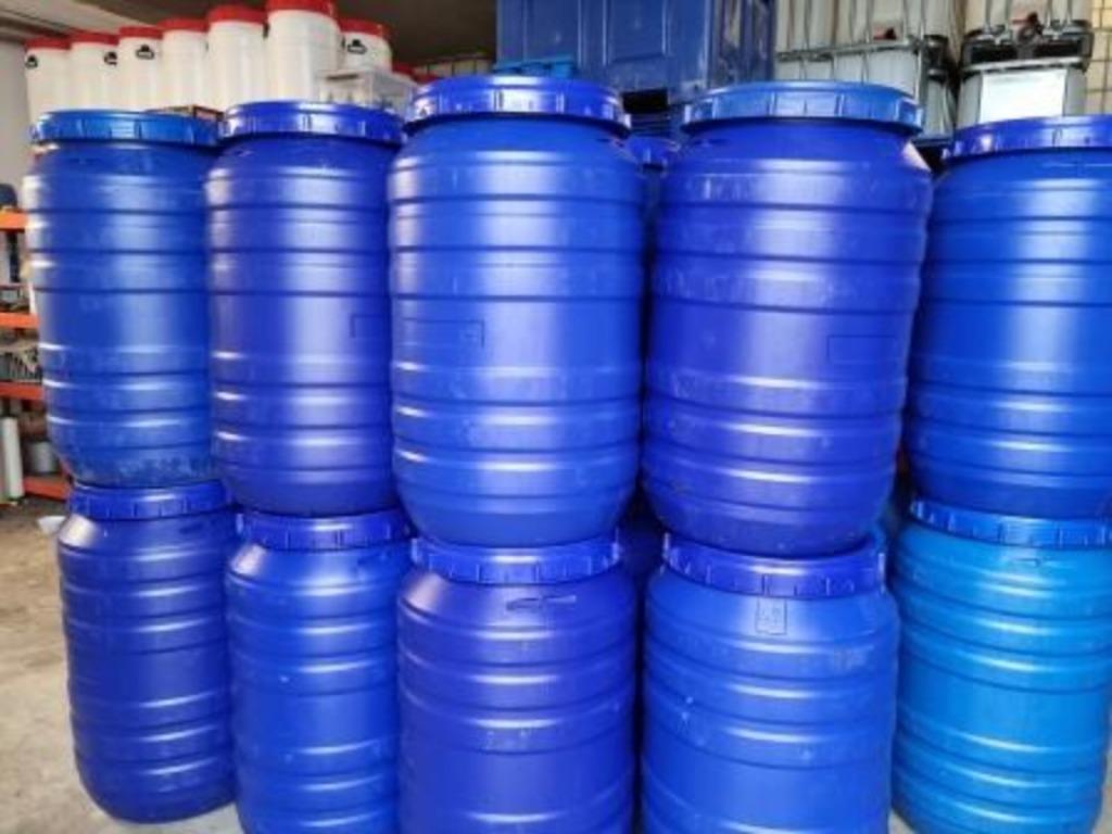 Blauwe Tonnen,Vaten van 220 L met schroefdeksel, 150 liter of meer, Ophalen, Zo goed als nieuw, Kunststof