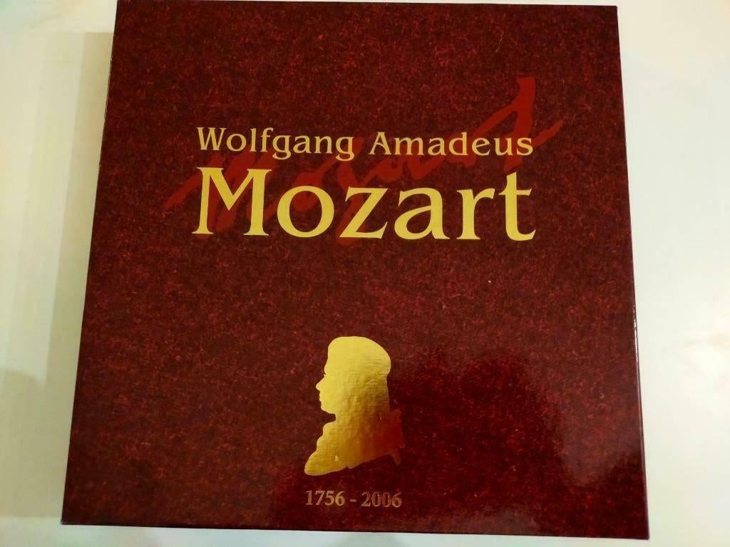 Livre, CD, DVD, coffret W.A. Mozart, piano classique, violon, Enlèvement ou Envoi, Comme neuf, Avec livret