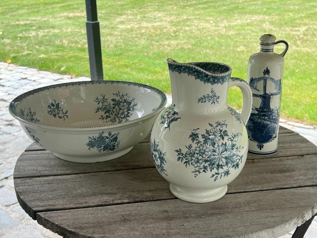 Delfts Blauw waskom, waterkan en jeneverfles, Antiek en Kunst, Ophalen