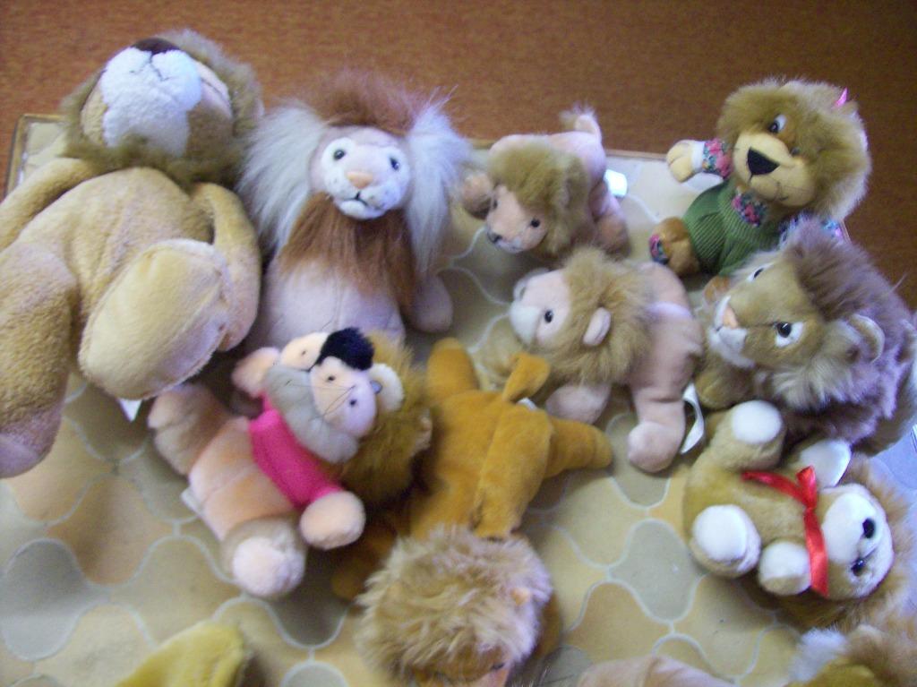 pluche leeuw leeuwen waaronder handpop, kussen enz..., Enfants & Bébés, Jouets | Peluches, Enlèvement ou Envoi, Comme neuf, Lion