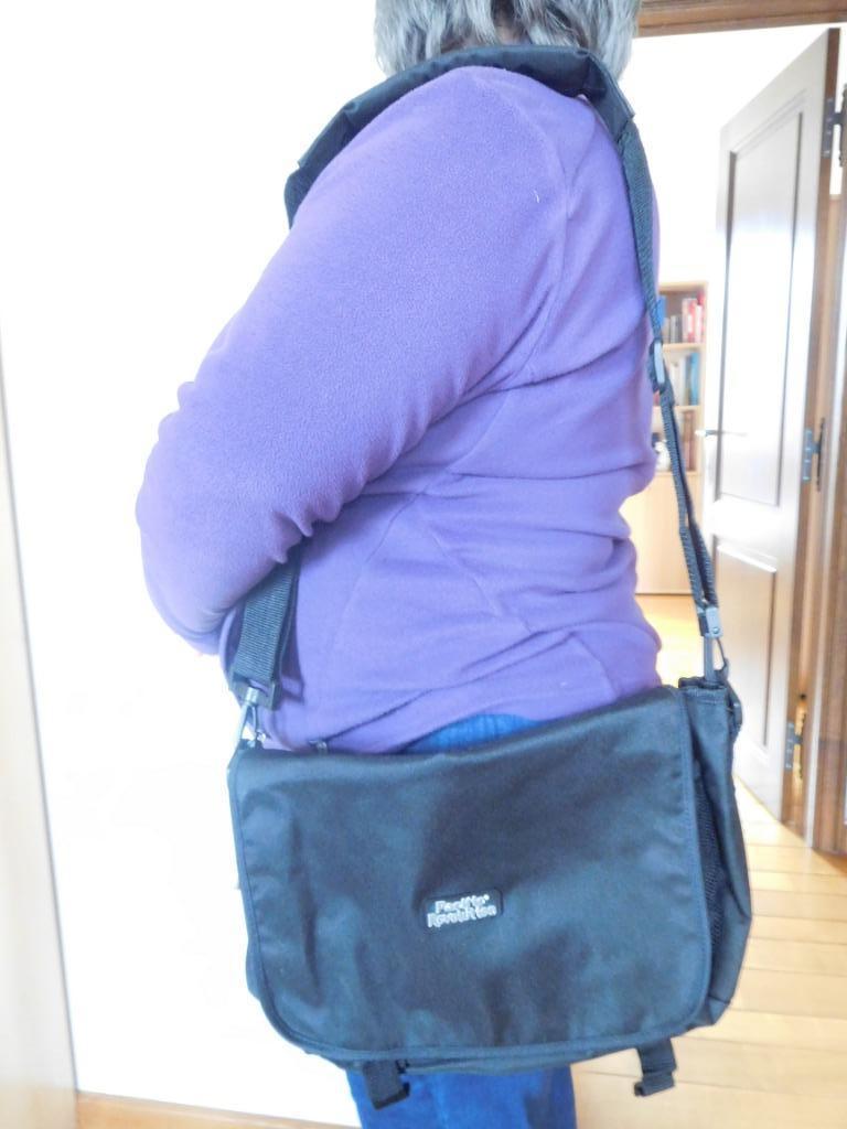 Sac bandoulière/besace noire Pacific Revolution, Enlèvement ou Envoi, Neuf, Noir
