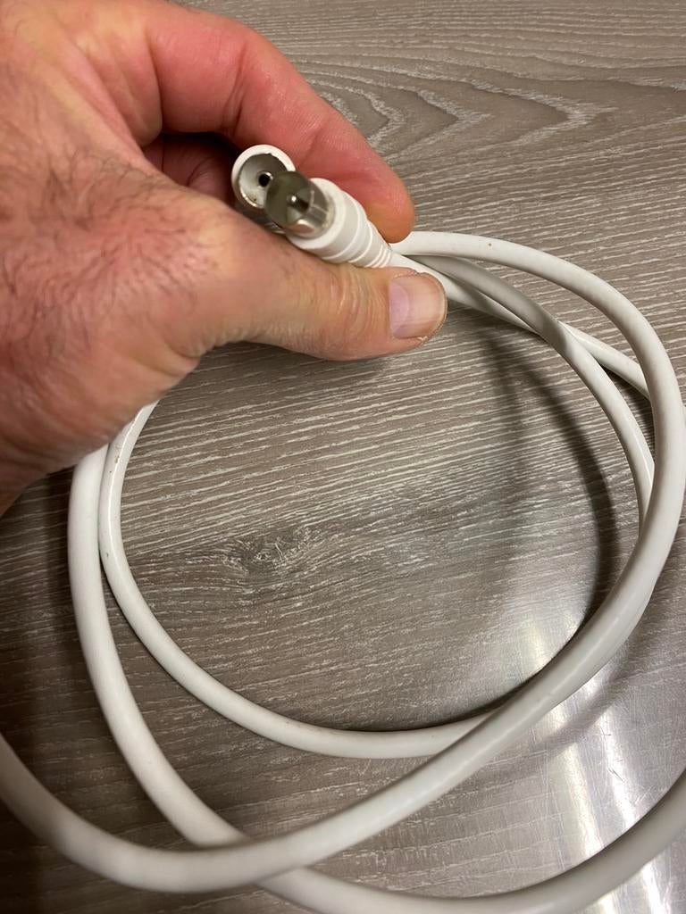 TV-kabel - Scart-kabel, prijs: 4€/stuk, Audio, Tv en Foto, Audiokabels en Televisiekabels, Ophalen of Verzenden, Zo goed als nieuw