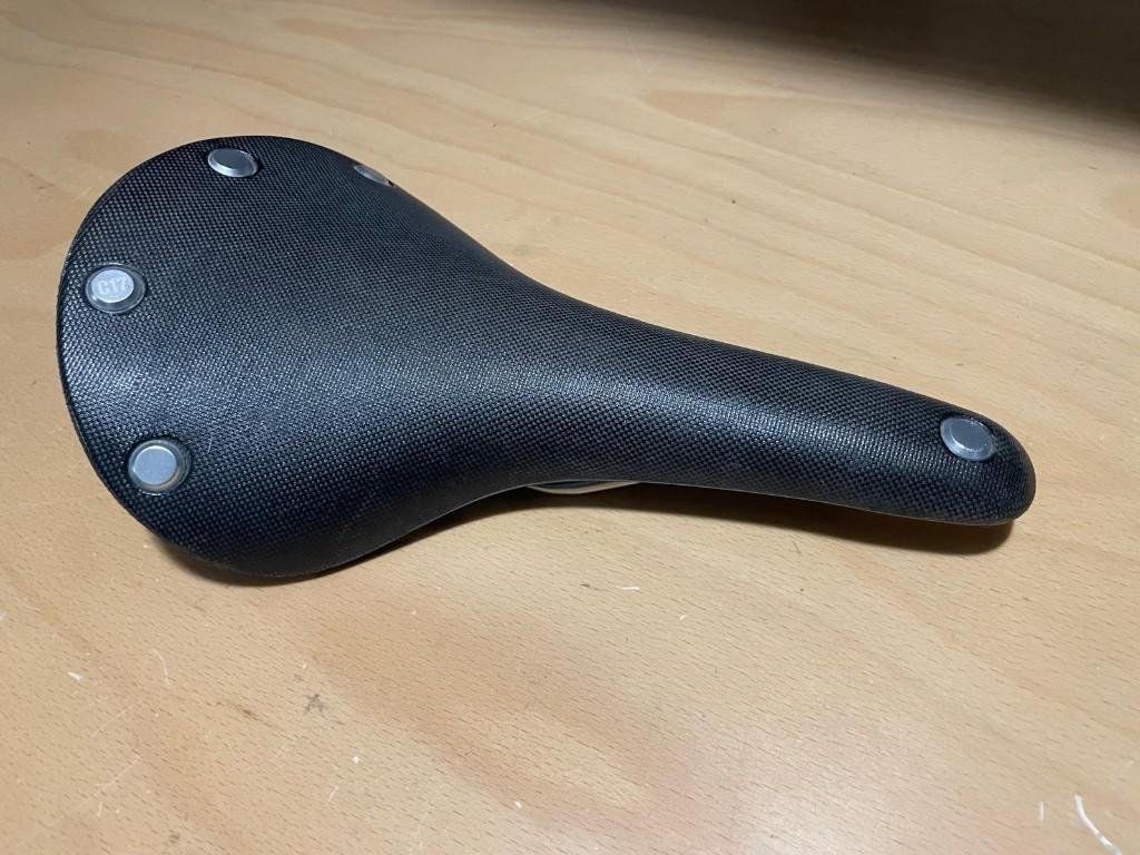 Selle de vélo Brooks, Enlèvement, Selle