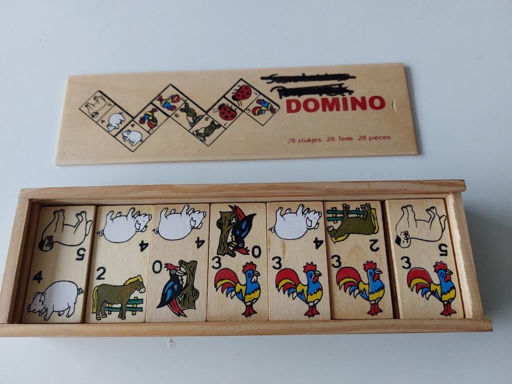 Domino. In hout en met dieren op. Volledig., Kinderen en Baby's, Speelgoed | Houten speelgoed, Ophalen, Gebruikt, Overige typen