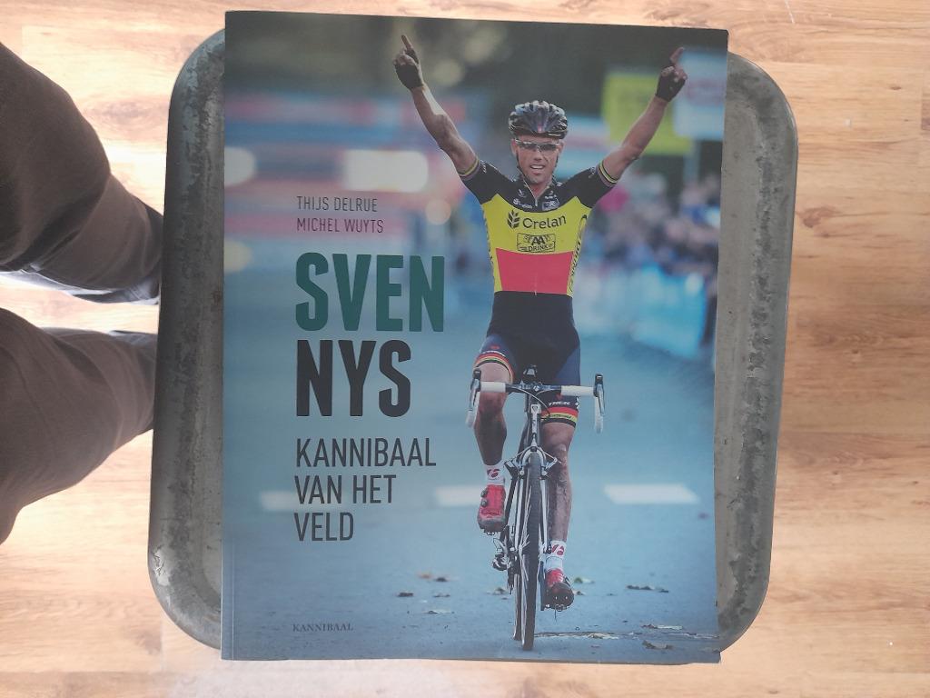 Sven Nys DVD + boek, Envoi, Comme neuf, Documentaire
