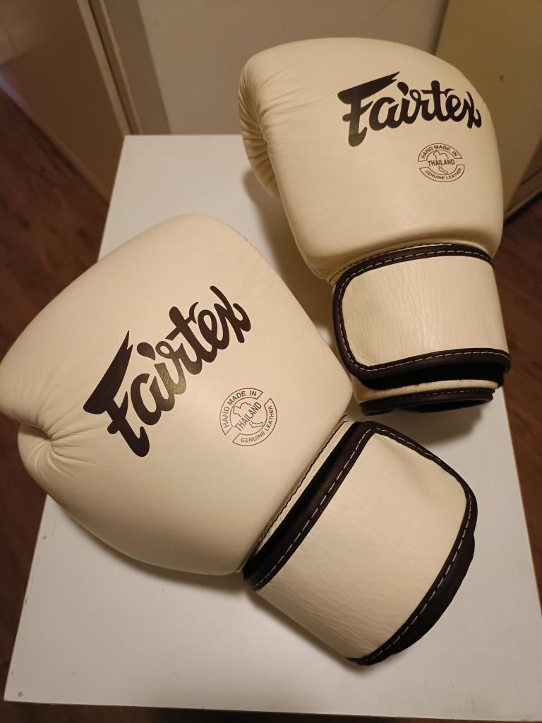 Fairtex 12OZ Muay Thai Bokshandschoenen, Ophalen of Verzenden, Zo goed als nieuw, Bokshandschoenen