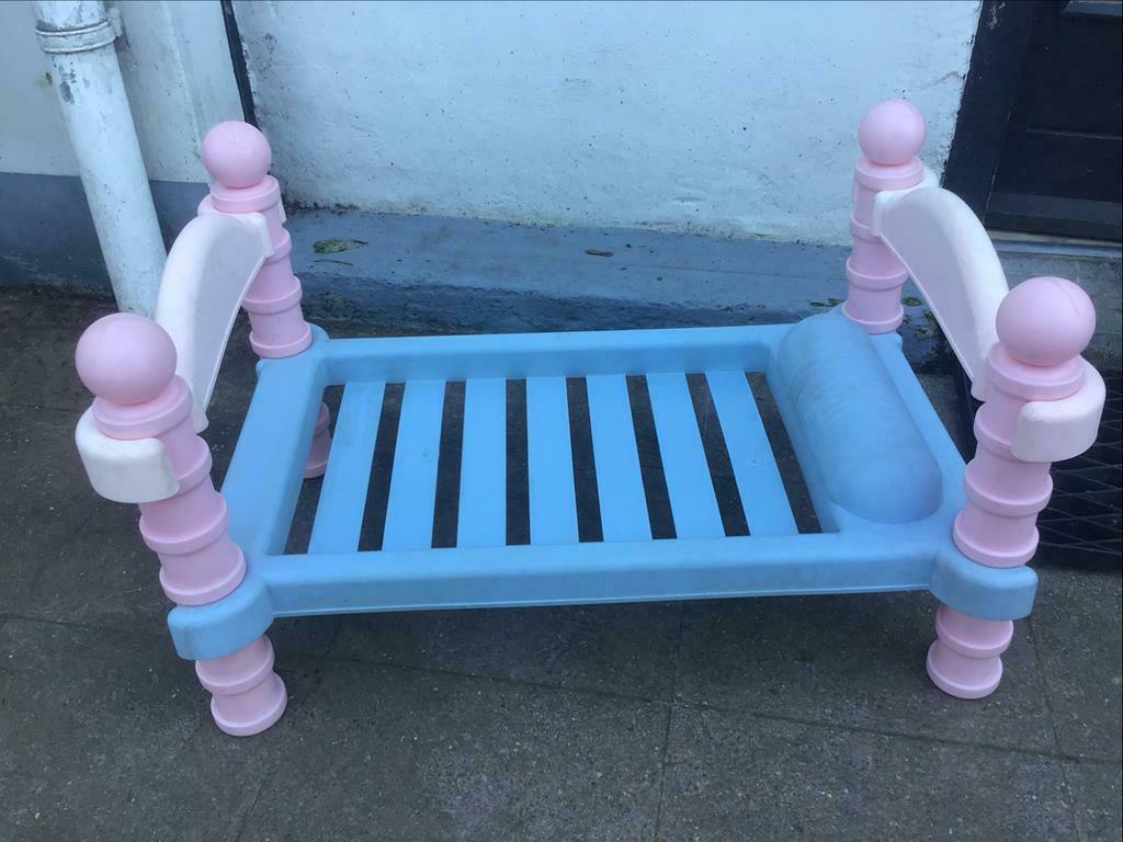 Lit pour poupée démontable et pratique, Comme neuf