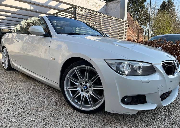 Calandre BMW E93 2012, Enlèvement