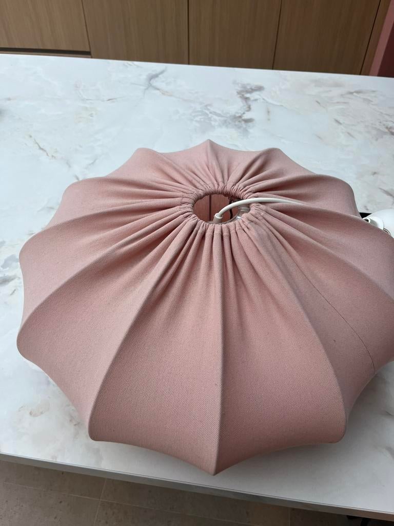 Roze lampenkap, Enlèvement, Comme neuf
