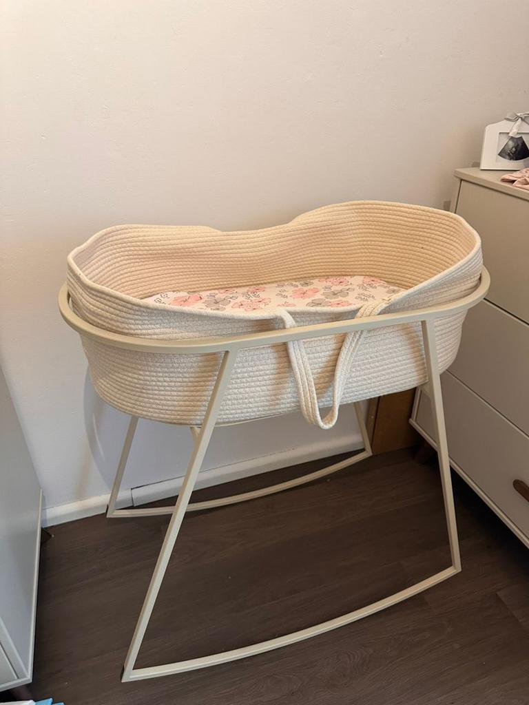 BABY   CRADLE   KORSINA, Ophalen, Zo goed als nieuw